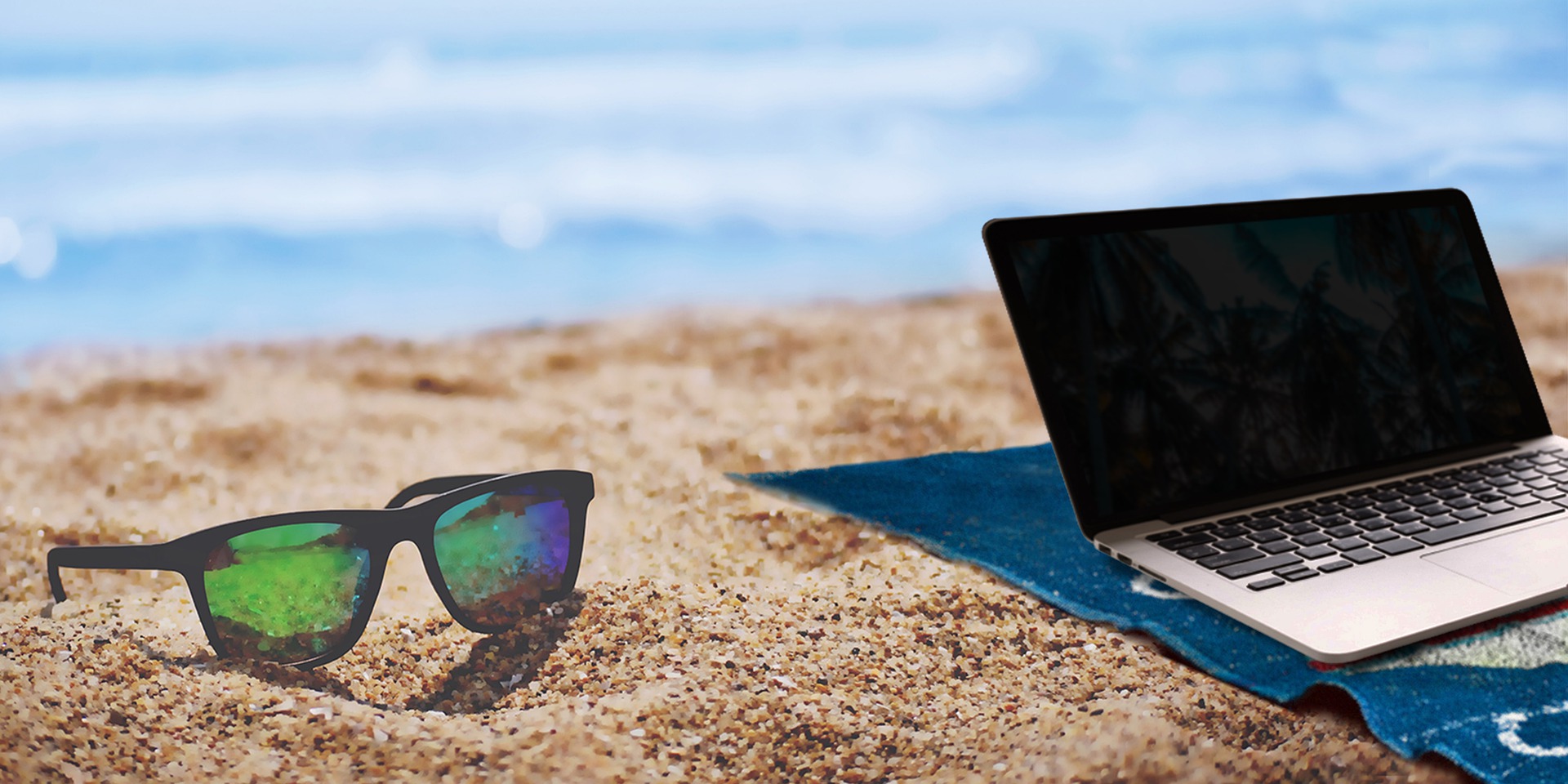Laptop Beach Lifestyle