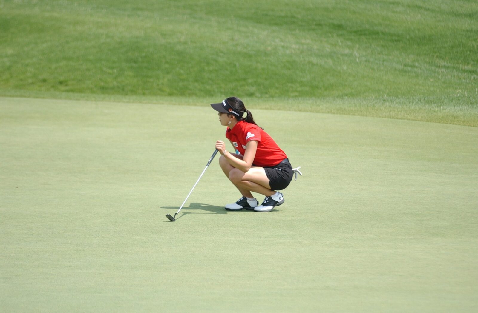 female golfer